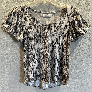 Snake Print Puffy Sleeve Shirt| Size XS| White Black & Gray